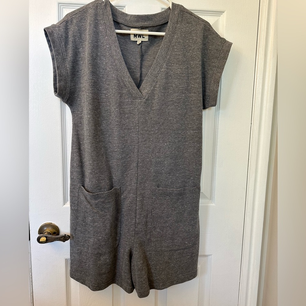 Madewell gray romper with front pockets
